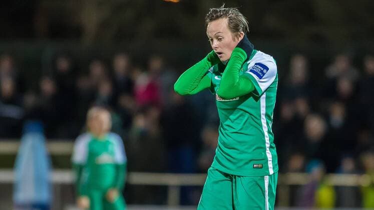 Maren Wallenhorst (SV Werder Bremen, 25) enttäuscht, enttäuscht schauend, disappointed, Fussball, DFB-Pokal der Frauen, SV Werder Bremen - FC Bayern München, xdgx