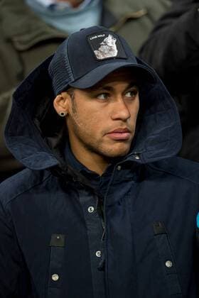 Mittwoch 09.12.2015, UEFA Champions League, Saison 2015 2016, Gruppe E 6. Spieltag in Leverkusen, Bayer 04 Leverkusen - FC Barcelona Barca Neymar (FC Barcelona) auf der tribuene DeFodi001