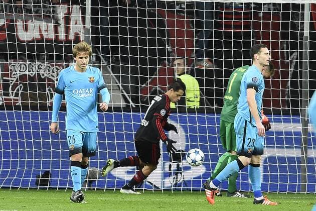 Leverkusen, Deutschland 09. Dezember 2015: Champions League 15 16 - Bayer 04 Leverkusen vs. FC Barcelona Barca Tor zum 1:1 durch Chicharito (Leverkusen) ot