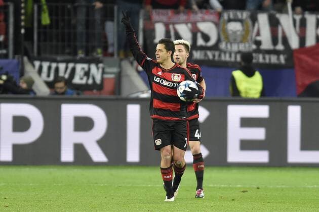 Leverkusen, Deutschland 09. Dezember 2015: Champions League 15 16 - Bayer 04 Leverkusen vs. FC Barcelona Barca Torjubel beim Torschütze Chicharito (Leverkusen) zum 1:1 ot