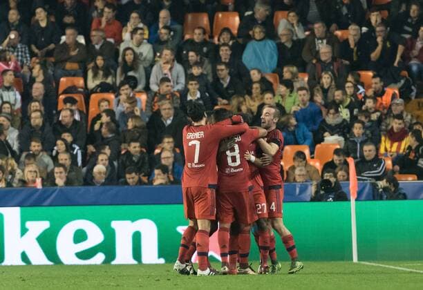 Valencia, 9 de diciembre de 2015. Partido disputado en Mestalla entre Valencia y Lyon, del Grupo H de Uefa Champions League. Gol Lyon 