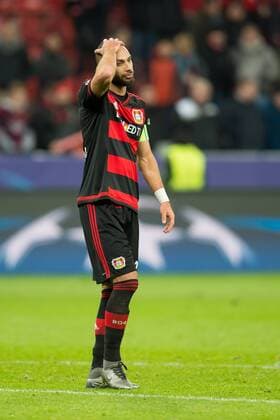 Mittwoch 09.12.2015, UEFA Champions League, Saison 2015 2016, Gruppe E 6. Spieltag in Leverkusen, Bayer 04 Leverkusen - FC Barcelona Barca Oemer TOPRAK (Leverkusen) nach dem 1:1 DeFodi001