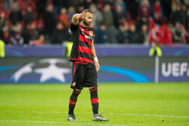 Mittwoch 09.12.2015, UEFA Champions League, Saison 2015 2016, Gruppe E 6. Spieltag in Leverkusen, Bayer 04 Leverkusen - FC Barcelona Barca Oemer TOPRAK (Leverkusen) nach dem 1:1 DeFodi001