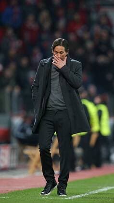 09.12.2015, Fussball UEFA Champions League 2015 2016, Gruppenphase, 6.Spieltag, Bayer 04 Leverkusen - FC Barcelona Barca in der BayArena Leverkusen. Trainer Roger Schmidt (Bayer Leverkusen) enttäuscht 