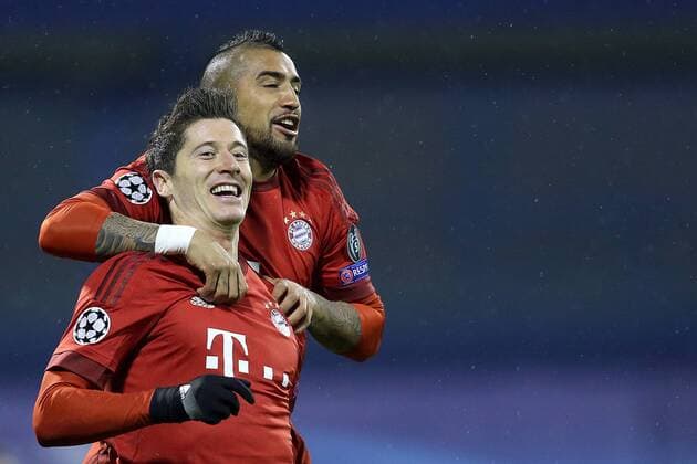 Fußball, Champions League, Dinamo Zagreb - Bayern München UEFA Champions League, GNK Dinamo - Bayern Muenchen 09.12.2015., Zagreb, Croatia - UEFA Champions League, group F, round 6, GNK Dinamo - Bayern Muenchen.Robert Lewandowski, Arturo Vidal.  GoranxStanzl PIXSELL