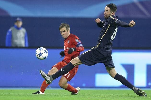 Fußball, Champions League, Dinamo Zagreb - Bayern München UEFA Champions League, GNK Dinamo - Bayern Muenchen 09.12.2015., Zagreb, Croatia - UEFA Champions League, group F, round 6, GNK Dinamo - Bayern Muenchen. Jeremy Taravel, Philipp Lahm.  GoranxStanzl PIXSELL