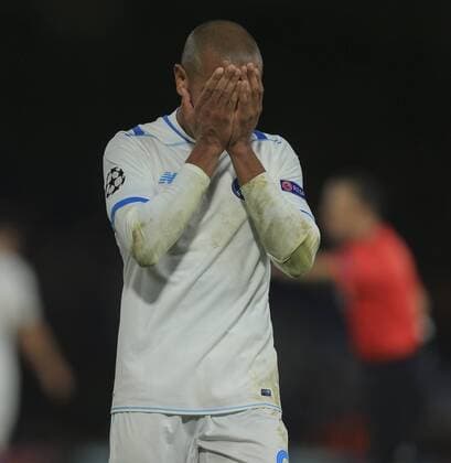 FuÃŸball, Champions League, FC Chelsea - FC Porto 09.12.2015. Stamford Bridge, London, England. Champions League. Chelsea versus FC Porto. FC Porto s Yacine Brahimi with his head in his hands after he misses the target. xNigelxCookex  ActionPlus11687541