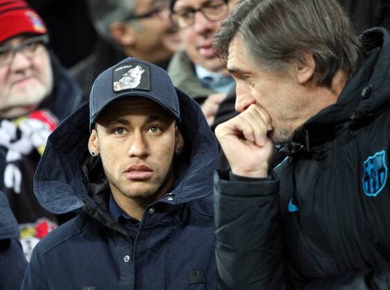 09.12.2015 - Neymar da Silva Santos Junior FC Barcelona Barca im Publikum beim Champions League Spiel (Saison 2015 16) Bayer Leverkusen - FC Barcelona.