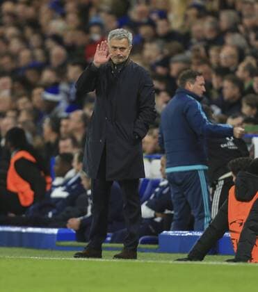 FuÃŸball, Champions League, FC Chelsea - FC Porto 09.12.2015. Stamford Bridge, London, England. Champions League. Chelsea versus FC Porto. Jose Mourinho, the Chelsea manager acknowledges the travelling Porto fans as they sing his name. xNigelxCookex  ActionPlus11687539