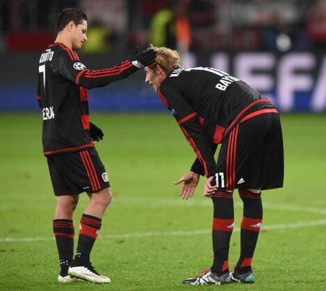 Championsleague: Bayer 04 Leverkusen - FC Barcelona Barca 09.12.2015. Javier Chicharito Hernandez (li.) und Stefan Kießling (beide LEV) nach dem Schlußpfiff. HM