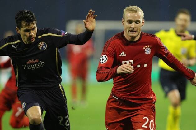 Zagreb, 09.12.2015., Stadion Maksimir, Champions League, group F, GNK Dinamo Zagreb (blue) 0-2 FC Bayern (red) Sebastian RODE (20) vs Leonardo SIGALI (22)