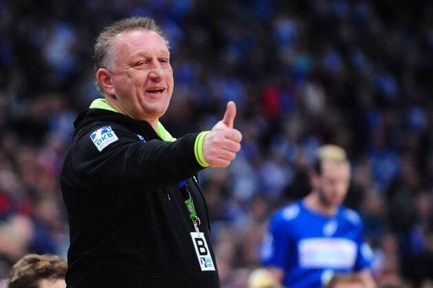 Handball Bundesliga 17. Spieltag HSV Hamburg - Füchse Berlin am 09.12.2015 in der Barclaycard Arena in Hamburg Michael Biegler ( Trainer Hamburg ) xPBJPGx