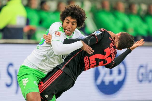 Deutschland, Wolfsburg , Volkswagen Arena, Fussball, 1. Bundesliga, Saison 2015 2016 , VFL Wolfsburg - Hamburger SV , Michael Gregoritsch(HSV) , Dante (Wolfsburg)