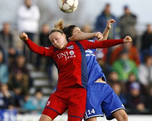 SC Sand - FF USV Jena Annalena BREITENBACH, USV Jena - Jovana DAMNJANOVIC, SC Sand, Kopfball, Aktion quer, Fußball, Frauen, Allianz-Frauen-Bundesliga Saison 2015 2016