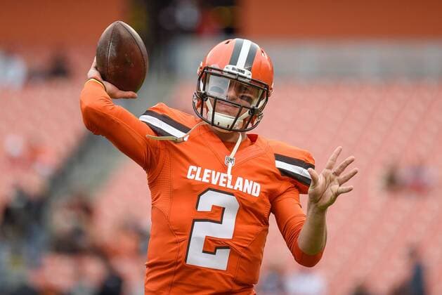 13 December 2015: Cleveland Browns Quarterback Johnny Manziel (2) 11119 in action during a NFL American Football Herren USA game between the San Francisco 49ers and the Cleveland Browns at FirstEnergy Stadium, in Cleveland, OH. (Photo By Robin Alam Icon Sportswire) NFL: DEC 13 49ers at Browns Icon164121315104349 EDITORIAL USE ONLY