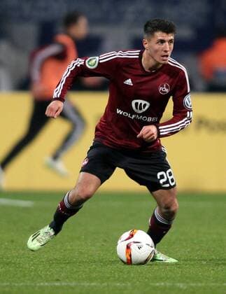 16.12.2015 - Fussball - Saison 2015 2016 - DFB Pokal Vereinspokal - 03. Runde - Achtelfinale: 1. FC Nürnberg FCN - Hertha BSC Berlin - DaMa - Alessandro Schöpf Schoepf (28, 1.FC Nürnberg FCN ) - Freisteller Einzelbild