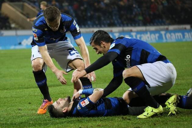 Torjubel um Fanol Perdedaj (FSV) beim 1:0 - FSV Frankfurt vs. Arminia Bielefeld, Frankfurter Volksbank Stadion