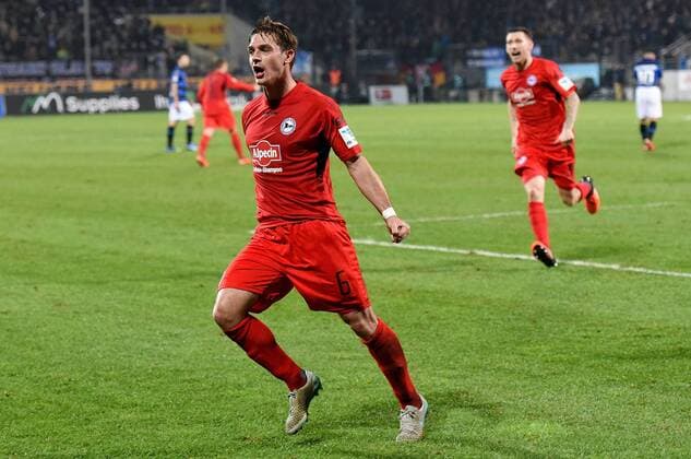 18.12.2015, xfux, Fussball 2.Bundesliga, FSV Frankfurt - Arminia Bielefeld, emspor v.l. Tom Schuetz (Arminia Bielefeld) Torjubel, Goal celebration, celebrate the goal zum 1:2