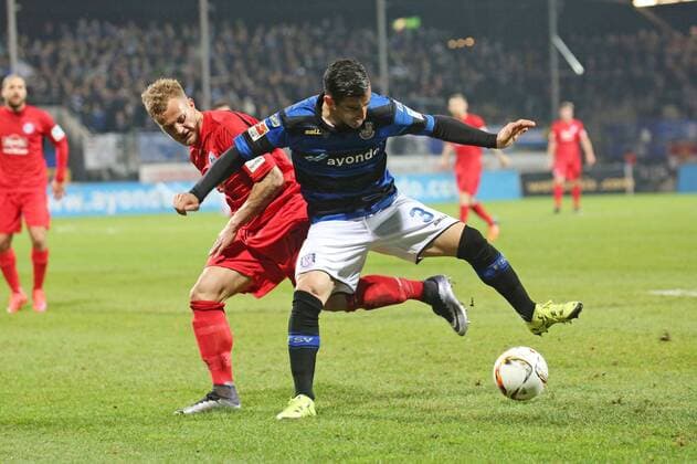Frankfurt Christoph Hemlein (Bielefeld) - Ehsan Haji Safi (FSV Frankfurt) Copyright: RRZ Eibner-Pressefoto EP_RRZ