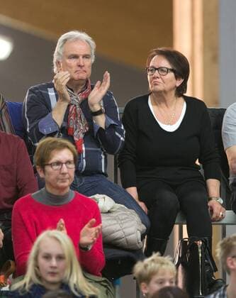 Eltern von Julia Goerges ,Vater Klaus und Mutter Inge sitzen als Zuschauer auf der Tribuene,Feature, Deutsche Meisterschaft in Biberach an der Riß, 44. Deutschen Hallenmeisterschaften 2015 Tennis - Deutsche Meisterschaft 2015 - Deutsche Meisterschaft - - Biberach an der Riss - Baden-Wuerttemberg - Germany - 20 December 2015.