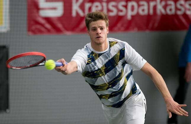 Yannick Hanfmann (GER) Deutsche Meisterschaft in Biberach an der Riß, 44. Deutschen Hallenmeisterschaften 2015 Tennis - Deutsche Meisterschaft 2015 - Deutsche Meisterschaft - - Biberach an der Riss - Baden-Wuerttemberg - Germany - 20 December 2015.