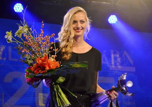 Bilder des Tages - SPORT The Czech tennis team, which won the Fed Cup this year again, received the 2015 best Czech tennis player award, Golden Canary, today, on December 22, 2015, being the first women s team to win the main prize. Prerov, Czech Republic. On the photo Petra Kvitova was the best among women. (CTKxPhoto VladislavxGalgonek) CTKPhotoP201512220764101  GAL 1