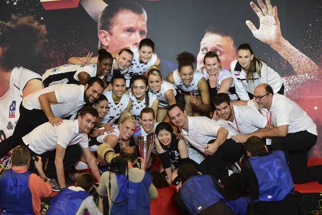 Spielerinnen von Le Cannet freuen sich über den Sieg - Volleyball Frankreich, Supercoupe 2015 der Damen, RC Cannes vs. Le Cannet - 22 12 2015 JBAutissier Panoramic 