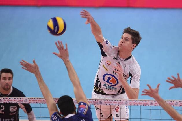 Konstantin Cupkovic (Tours) - Volleyball Frankreich, Supercoupe 2015 der Herren, Tours VB vs. Paris Volley - 22 12 2015 JBAutissier Panoramic 