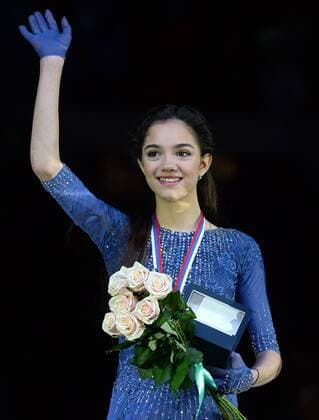 YEKATERINBURG, RUSSIA. DECEMBER 27, 2015.Gold medal winner Yevgenia Medvedeva waves during the medal ceremony for the ladies singles Figure skating Eiskunstlauf competition at the 2015 2016 Russian Figure Skating Championships. Donat Sorokin TASS  TS014B92