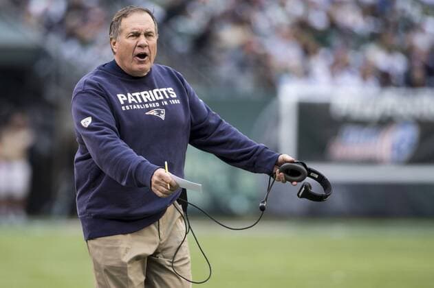 December 27, 2015, New England Patriots head coach Bill Belichick reacts during the NFL American Football Herren USA game between the New England Patriots and the New York Jets at MetLife Stadium in East Rutherford, New Jersey. NFL 2015: Patriots vs Jets DEC 27 - ZUMAc04_