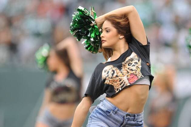 Dec 27, 2015 - East Rutherford, New Jersey, U.S. - New York Flight Crew is seen at MetLife Stadium in East Rutherford New Jersey New York defeats New England 26 to 20 (Credit: NFL American Football Herren USA 2015 - Jets beat Patriots 26-20  - ZUMA