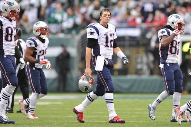 Dec 27, 2015 - East Rutherford, New Jersey, U.S. - New England Patriots quarterback TOM BRADY (12) walks off the field after failing to convert a crucial fourth quarter drive at MetLife Stadium in East Rutherford New Jersey New York defeats New England 26 to 20 (Credit: NFL American Football Herren USA 2015 - Jets beat Patriots 26-20  - ZUMA