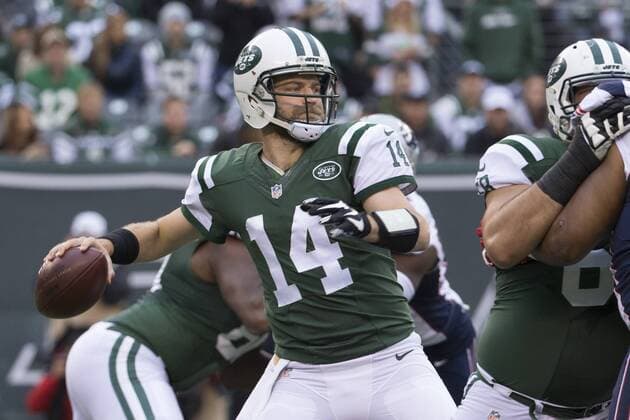 December 27, 2015, New York Jets quarterback Ryan Fitzpatrick (14) in action during the NFL American Football Herren USA game between the New England Patriots and the New York Jets at MetLife Stadium in East Rutherford, New Jersey. The New York Jets won 26-20. NFL 2015: Patriots vs Jets DEC 27 - ZUMAc04_