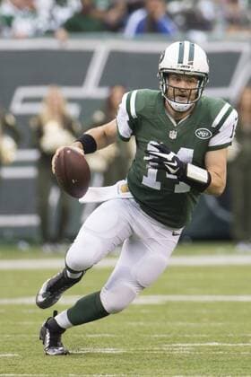 December 27, 2015, New York Jets quarterback Ryan Fitzpatrick (14) scrambles with the ball during the NFL American Football Herren USA game between the New England Patriots and the New York Jets at MetLife Stadium in East Rutherford, New Jersey. The New York Jets won 26-20. NFL 2015: Patriots vs Jets DEC 27 - ZUMAc04_