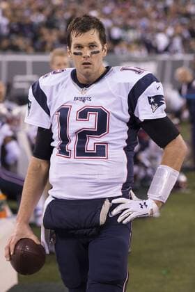 December 27, 2015, New England Patriots quarterback Tom Brady (12) looks on during the NFL American Football Herren USA game between the New England Patriots and the New York Jets at MetLife Stadium in East Rutherford, New Jersey. The New York Jets won 26-20. NFL 2015: Patriots vs Jets DEC 27 - ZUMAc04_