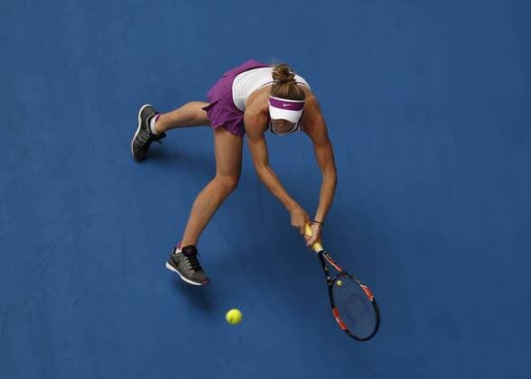 Jan. 4, 2016 - Perth, Australia - ELINA SVITOLINA (UKR) plays a back hand shot against VICTORIA DUVAL (USA) during the women s singles on Day 2 at the Hopman Cup tennis tournament in Perth, Australia. Sports News - Jan. 4, 2016 - ZUMAk129