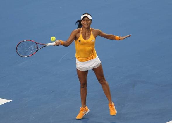 Jan. 4, 2016 - Perth, Australia - HEATHER WATSON (GBR) returns a serve from CAROLINE CARCIA (FRA) during the women s singles on Day 2 at the Hopman Cup tennis tournament in Perth, Australia. Sports News - Jan. 4, 2016 - ZUMAk129