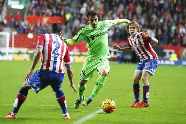 Fußball, Sporting Gijon - FC Getafe GIJON 15.12.2015. ESTADIO DEL MOLINON. 