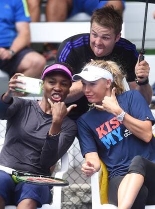 04.01.2016. Auckland, New Zealand. All Blacks player Sam Cane poses for a selfie with Venus Williams and Caroline Wozniacki during a promotional match ahead of the ASB Classic Tennis Women s tournamnent. ASB Tennis Centre, Stanley st, Auckland, New Zealand. Monday 4 January 2016. xAndrewxCornagax  ActionPlus11693989