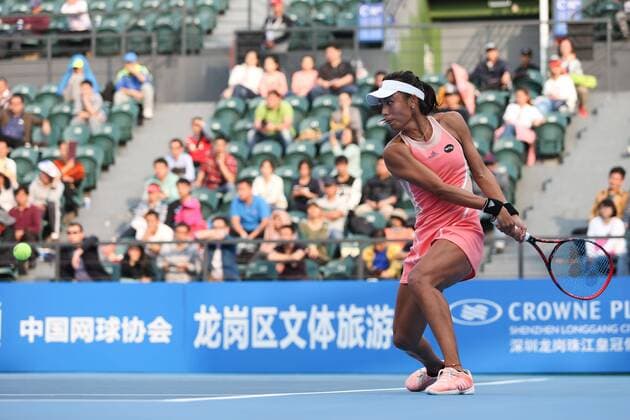 SHENZHEN, CHINA - JANUARY 07: (CHINA OUT) Wang Qiang of China returns a shot against Agnieszka Radwanska of Poland in quarter finals match during Day five of 2016 WTA Tennis Damen Shenzhen Open at Longgang Sports Center on January 7, 2016 in Shenzhen, Guangdong Province of China.  CFP477886467 