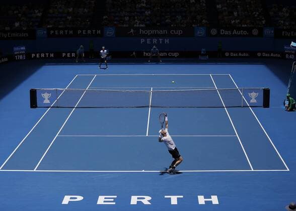 Bilder des Tages - Sport Jan. 8, 2016 - Perth, Western Australia, Australia - ANDY MURRAY (GBR) serves the ball against Alexander Zverev (GER) during the men s singles match on Day 6 at the Hopman Cup tennis tournament in Perth, Australia. Hopman Cup Tennis - ZUMAk129