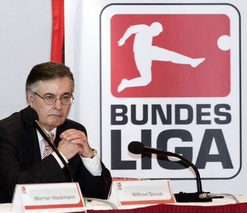 Pressekonferenz Deutsche Fußball Liga GmbH Pressekonferenz der Deutschen Fußball Liga GmbH anlässlich der außerordernentlichen Mitgliederversammlung der Kapitalgesellschaften und Lizenzvereine der Bundesliga und der 2. Bundesliga, Wilfried Straub