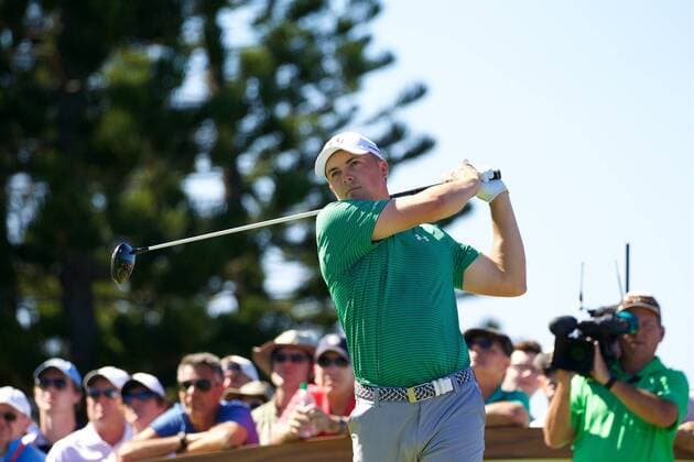 January 07 2016: World number one Jordan Spieth tees off on number three during the First Round of the Hyundai Tournament of Champions at Kapalua Plantation Course on Maui, HI. (Photo by Aric Becker Icon Sportswire) GOLF: JAN 07 PGA Golf Herren - Hyundai Tournament of Champions - First Round Icon16010748 EDITORIAL USE ONLY