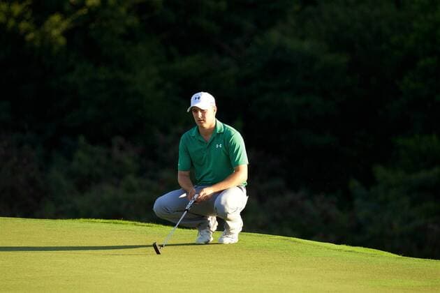 January 07 2016: Jordan Spieth lines up for his birdie putt on number eighteen during the First Round of the Hyundai Tournament of Champions at Kapalua Plantation Course on Maui, HI. (Photo by Aric Becker Icon Sportswire) GOLF: JAN 07 PGA Golf Herren - Hyundai Tournament of Champions - First Round Icon160107108 EDITORIAL USE ONLY