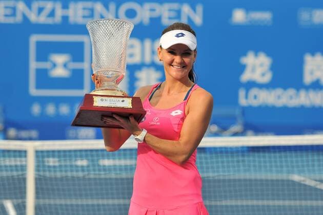 Bilder des Tages - SPORT Agnieszka Radwanska of Poland poses with her trophy after defeating Alison Riske of the United States in their women s singles final match of the WTA Tennis Damen 2016 Shenzhen Open tennis tournament in Shenzhen city, south China s Guangdong province, 9 January 2016. Agnieszka Radwanska of Poland defeated Alison Riske of the United States 2-0 (6-2 6-2) in their women s singles final match of the WTA 2016 Shenzhen Open tennis tournament in Shenzhen city, south China s Guangdong province, 9 January 2016. Agnieszka Radwanska defeats Alison Riske to take WTA Shenzhen Open title  pbu386985_06