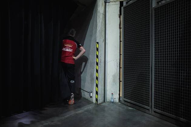 Berlin, Deutschland, 10.01.2016: Volleyball Olympia Qualifikation Männer Maenner 2016 - Spiel um Platz 3 Deutschland - Polen. Trainer Vital Heynen (Germany) verlaesst die Halle