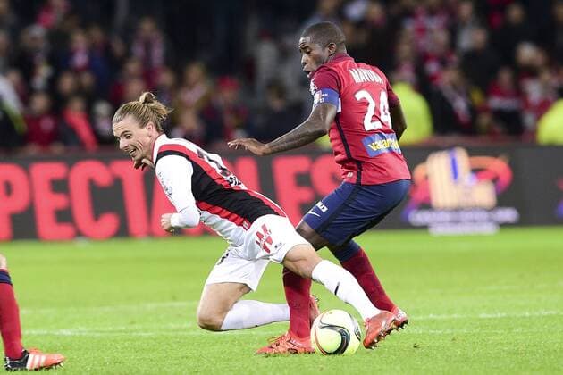 MAVUBA Rio (Losc) vs HULT Niklas (Nice) - Fussball Frankreich, Ligue 1, Lille OSC vs. OGC Nice - 10 01 2016 JBAutissier Panoramic 