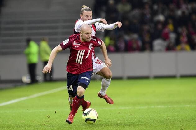 BALMONT Florent (Losc) vs HULT Niklas (Nice) - Fussball Frankreich, Ligue 1, Lille OSC vs. OGC Nice - 10 01 2016 JBAutissier Panoramic 
