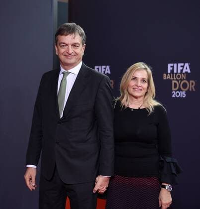 Fussball International FIFA Ballon d Or 2015 in Zuerich 11.01.2016 Weltfussballer 2015: Kandidat fuer das Amt des FIFA Praesidenten; Jerome Champagne (Frankreich) mit Frau Lauren 