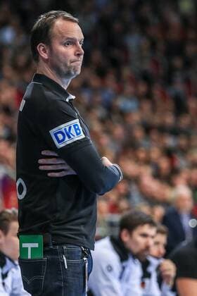 Hannover, TUI-Arena, Handball, Nationalmannschaft, Saison 2015 2016, Deutschland - Island, Trainer Dagur Sigurdsson(GER)
